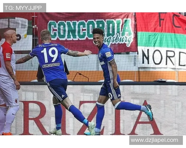 沙尔克04遭遇主场惊人溃败,球迷痛失信心 沙尔克04遭遇主场惊人溃败,球迷痛失信心